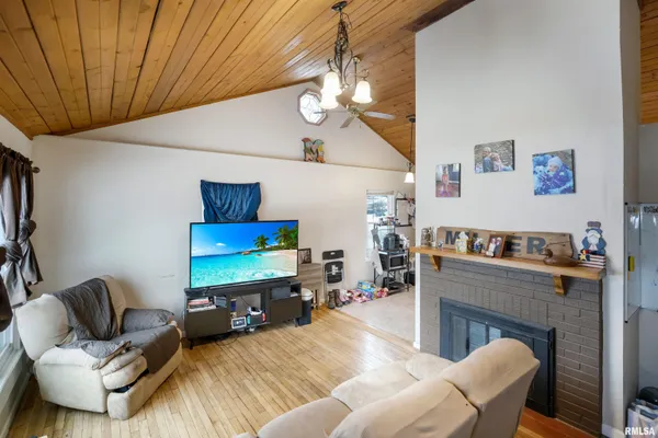 $129,900 | 15231 North Von Achen Drive, Chillicothe, IL 61523