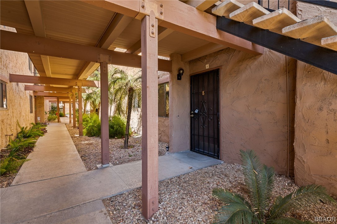 1050 Ramon Road, Unit 8 Palm Springs, CA 92264 - Photo 29 of 31 a view of a balcony