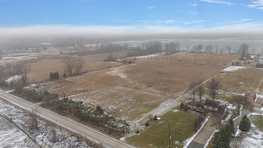54651 Chesterfield Road Chesterfield, MI 48051 - Photo 2 of 10