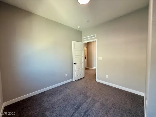 $2,768 | 936 East Sunset Road, Henderson, NV 89011
