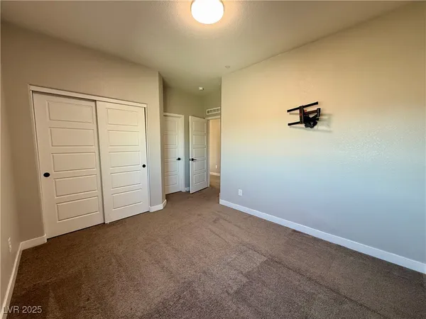 $2,768 | 936 East Sunset Road, Henderson, NV 89011