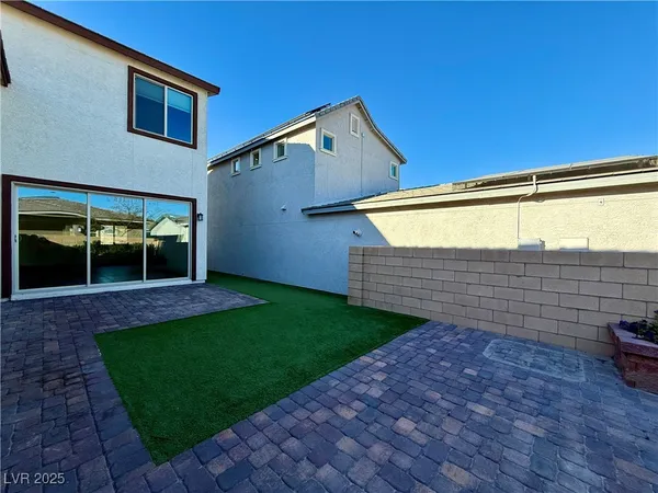$2,768 | 936 East Sunset Road, Henderson, NV 89011