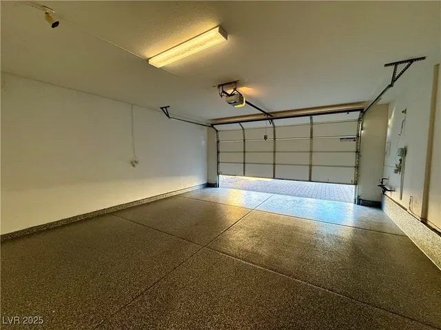 $2,873 | 936 East Sunset Road, Henderson, NV 89011