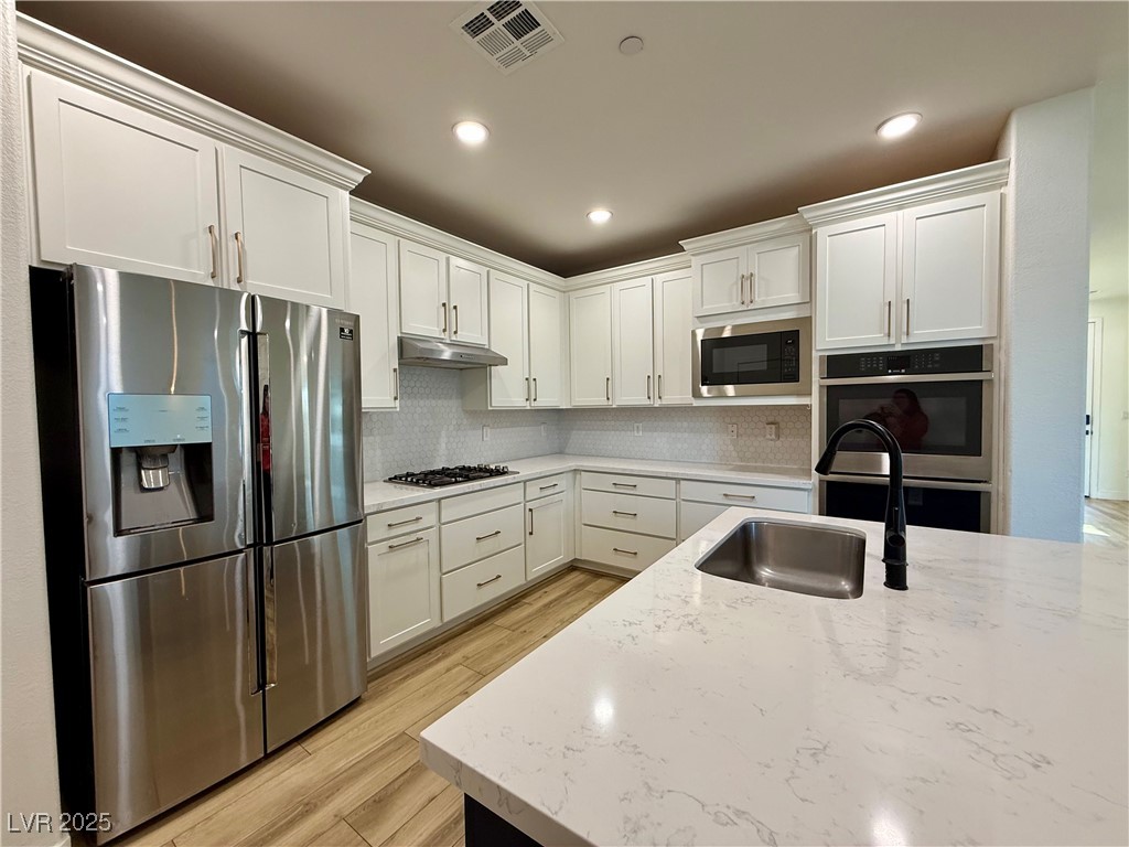 936 East Sunset Road Henderson, NV 89011 - Photo 4 of 31