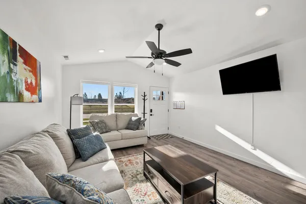 $615,000 | 172 Dustarr Lane, Unit PONDERAY, Ponderay, ID 83852