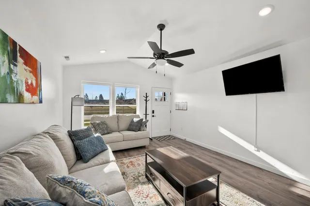 $615,000 | 172 Dustarr Lane, Unit PONDERAY, Ponderay, ID 83852