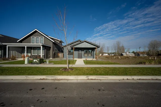 $615,000 | 172 Dustarr Lane, Unit PONDERAY, Ponderay, ID 83852