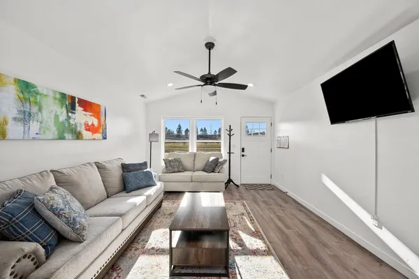 $615,000 | 172 Dustarr Lane, Unit PONDERAY, Ponderay, ID 83852