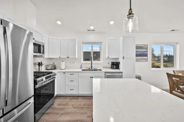 $615,000 | 172 Dustarr Lane, Unit PONDERAY, Ponderay, ID 83852