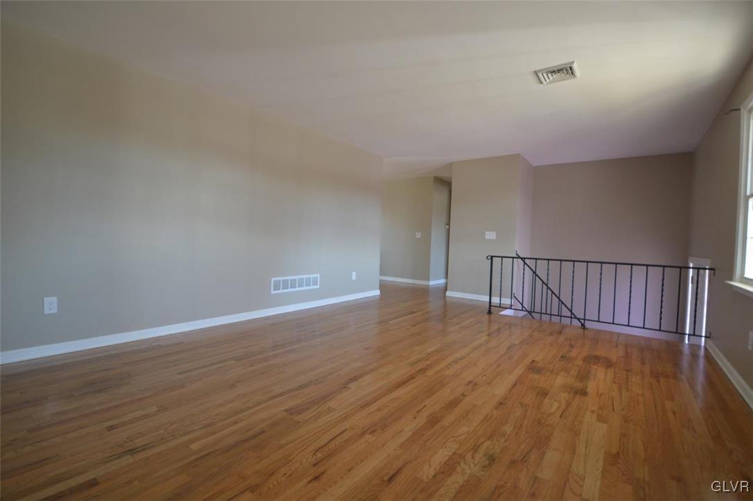 8003 Valley View Road Northampton, PA 18067 - Photo 5 of 14 Gallery Image 5