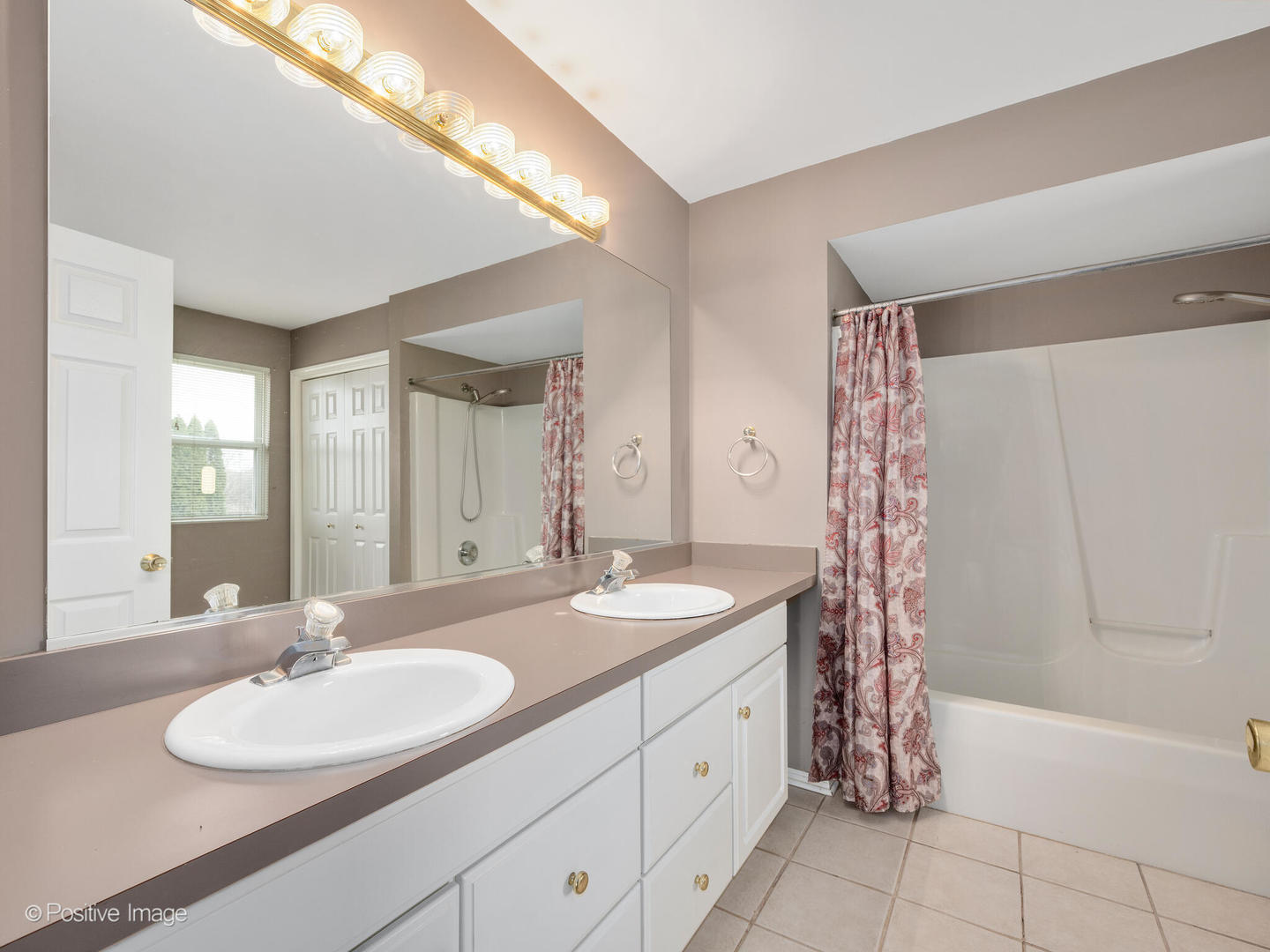 1301 Galway Road Joliet, IL 60431 - Photo 20 of 26 Gallery Image 20
