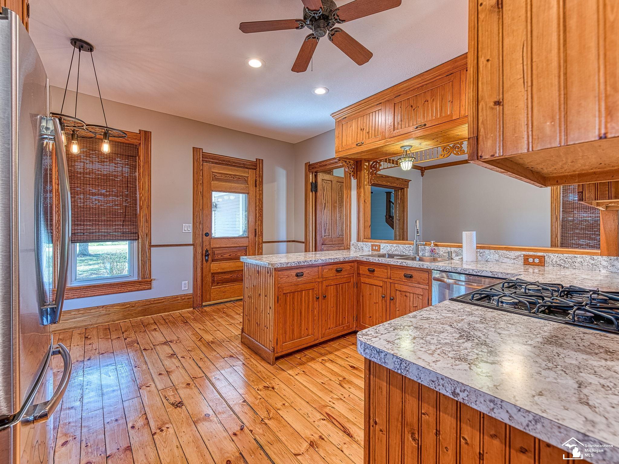 5740 North Custer Road Monroe, MI 48162 - Photo 4 of 46