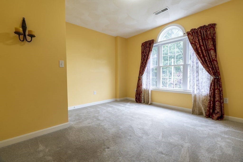 31 Hickory Lane Hudson, MA 01749 - Photo 17 of 40