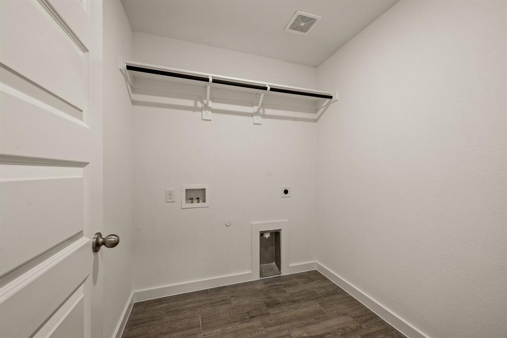 1016 Gatlin Circle Springtown, TX 76082 - Photo 26 of 30 a view of small space