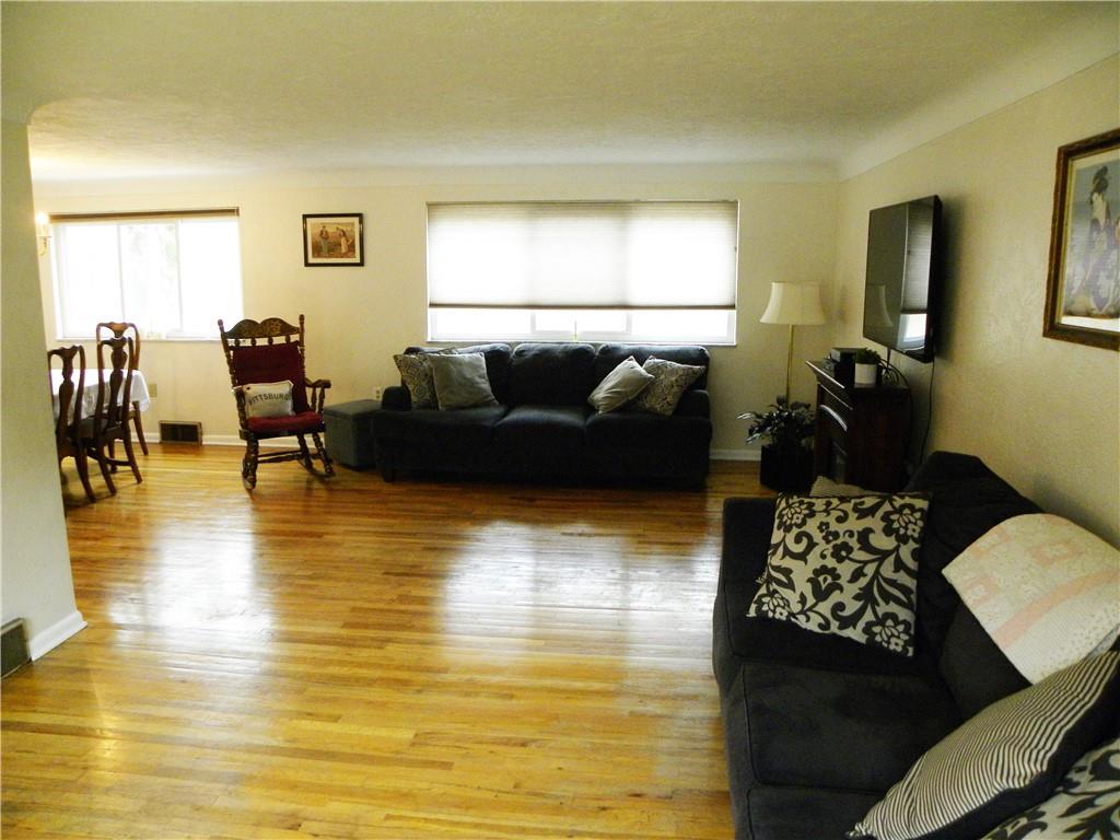 111 Washington Road Pittsburgh, PA 15221 - Photo 3 of 25 Gallery Image 3