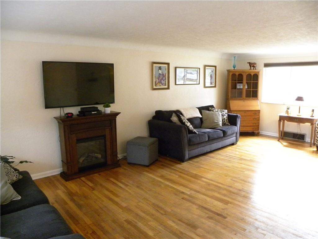 111 Washington Road Pittsburgh, PA 15221 - Photo 4 of 25 Gallery Image 4