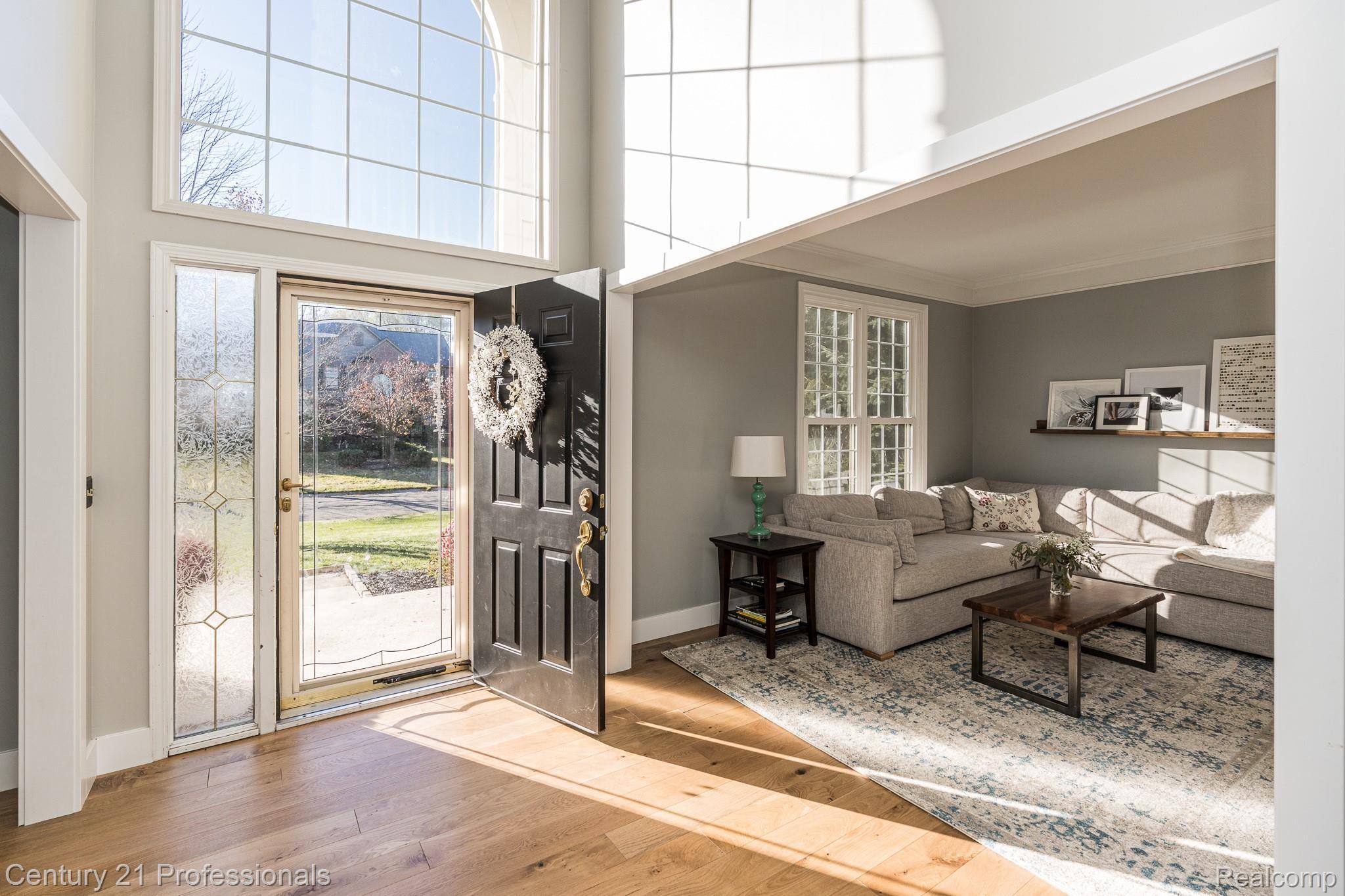 4245 Holly Lane Rochester, MI 48306 - Photo 14 of 48 entry.jpg