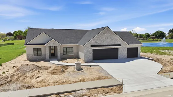 $629,900 | 17667 Monza Pass, Huntertown, IN 46748
