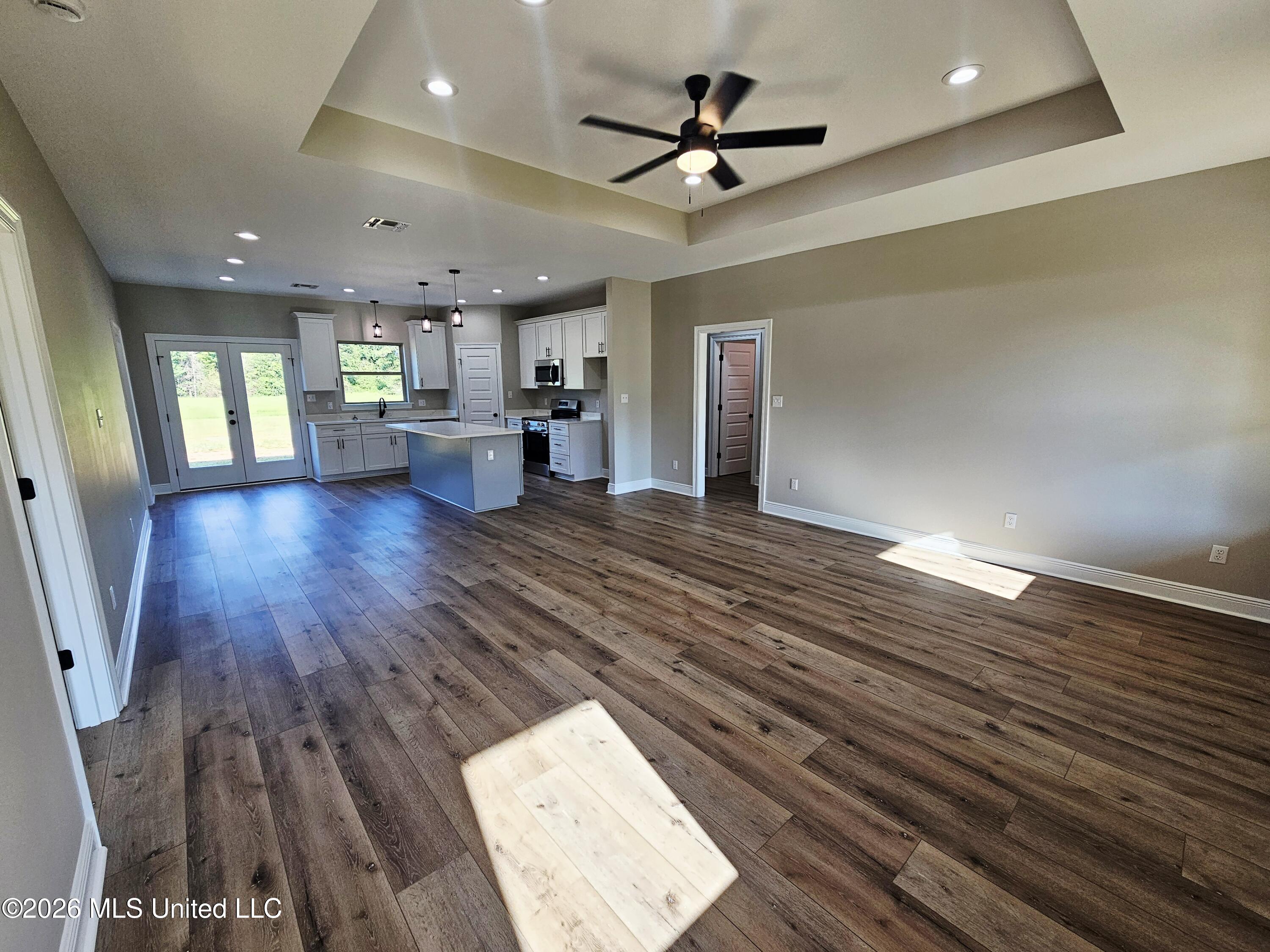1692 Ceasar Road Carriere, MS 39426 - Photo 2 of 29 Living room