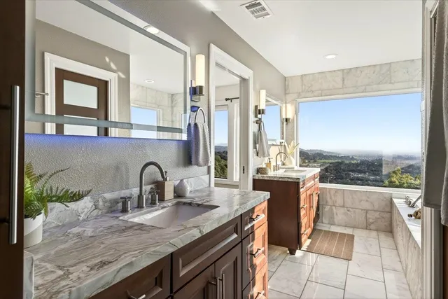 $1,975,000 | 4308 Viewcrest Court, Oakland, CA 94619