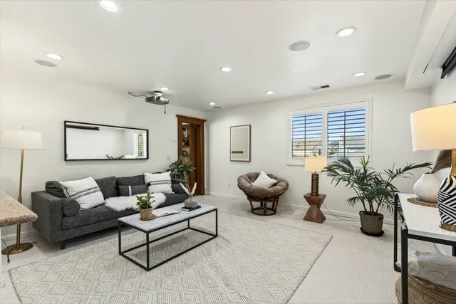 $1,975,000 | 4308 Viewcrest Court, Oakland, CA 94619