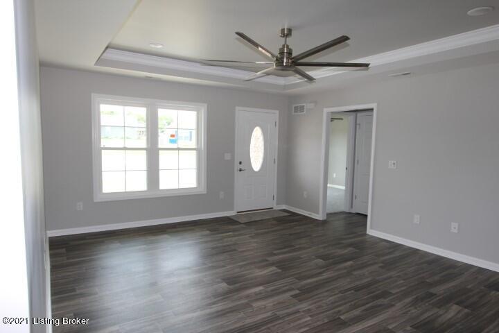 2013 Lucille Rt Court Lawrenceburg, KY 40342 - Photo 8 of 17 IMG_9573