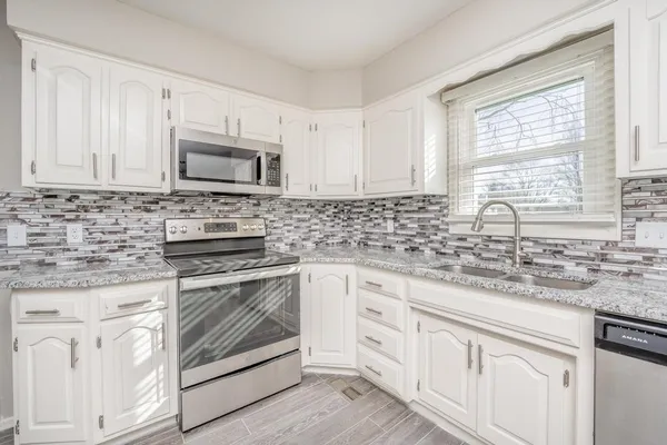 $349,999 | 2420 North Winstead Circle, Wichita, KS 67226