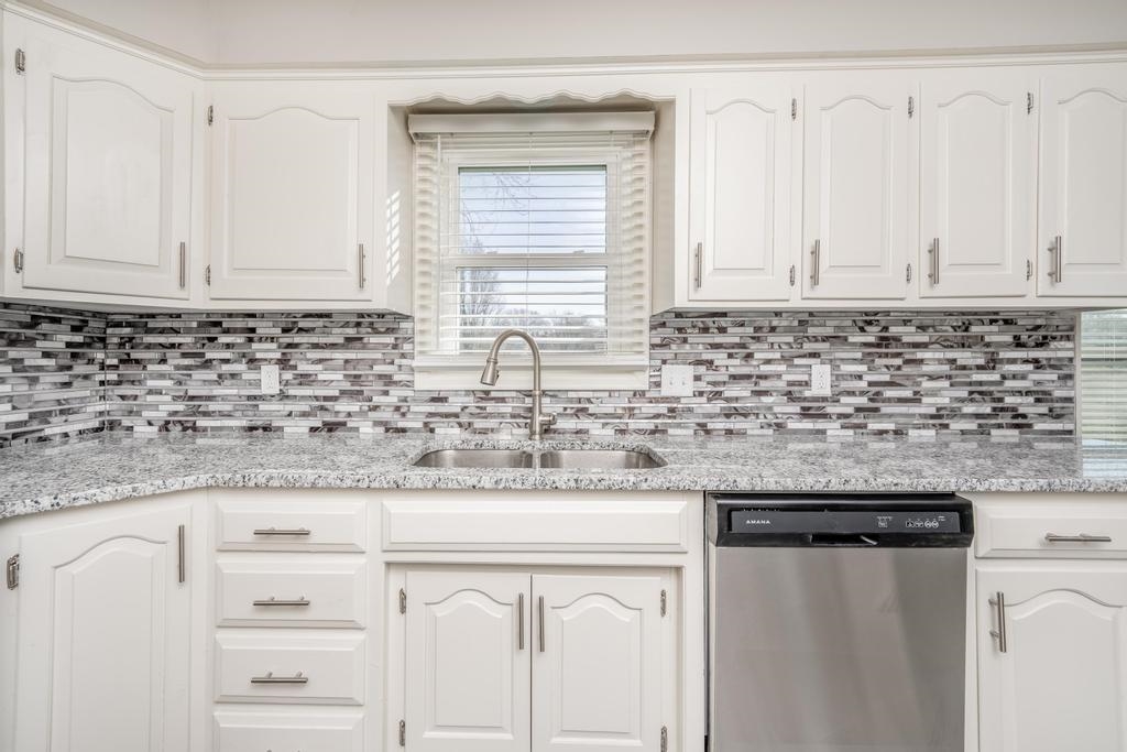 2420 North Winstead Circle Wichita, KS 67226 - Photo 10 of 36