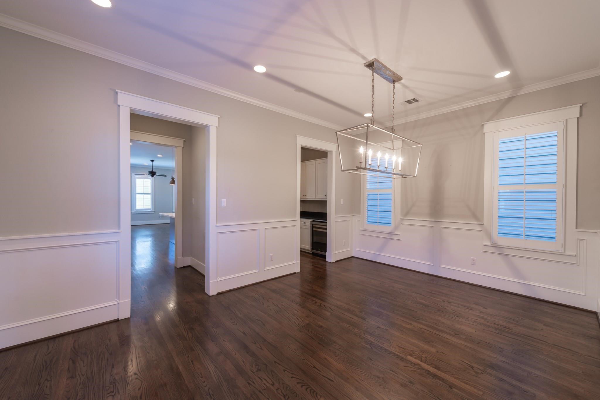 734 Allston Street, Unit B Houston, TX 77007 - Photo 5 of 28 The formal dining offers recessed lighting and high ceiing,