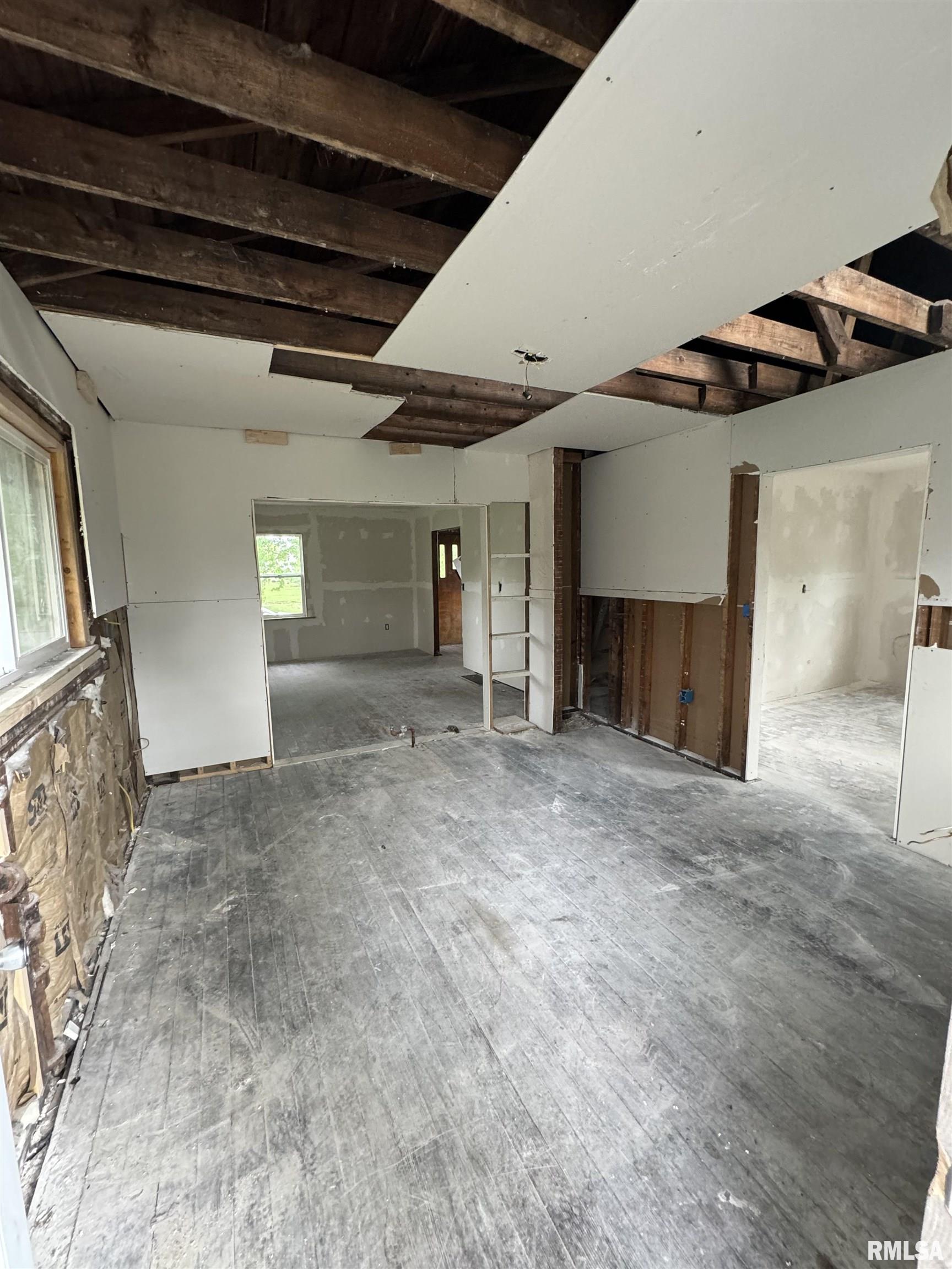 2058 East Jackson Street Springfield, IL 62703 - Photo 3 of 8