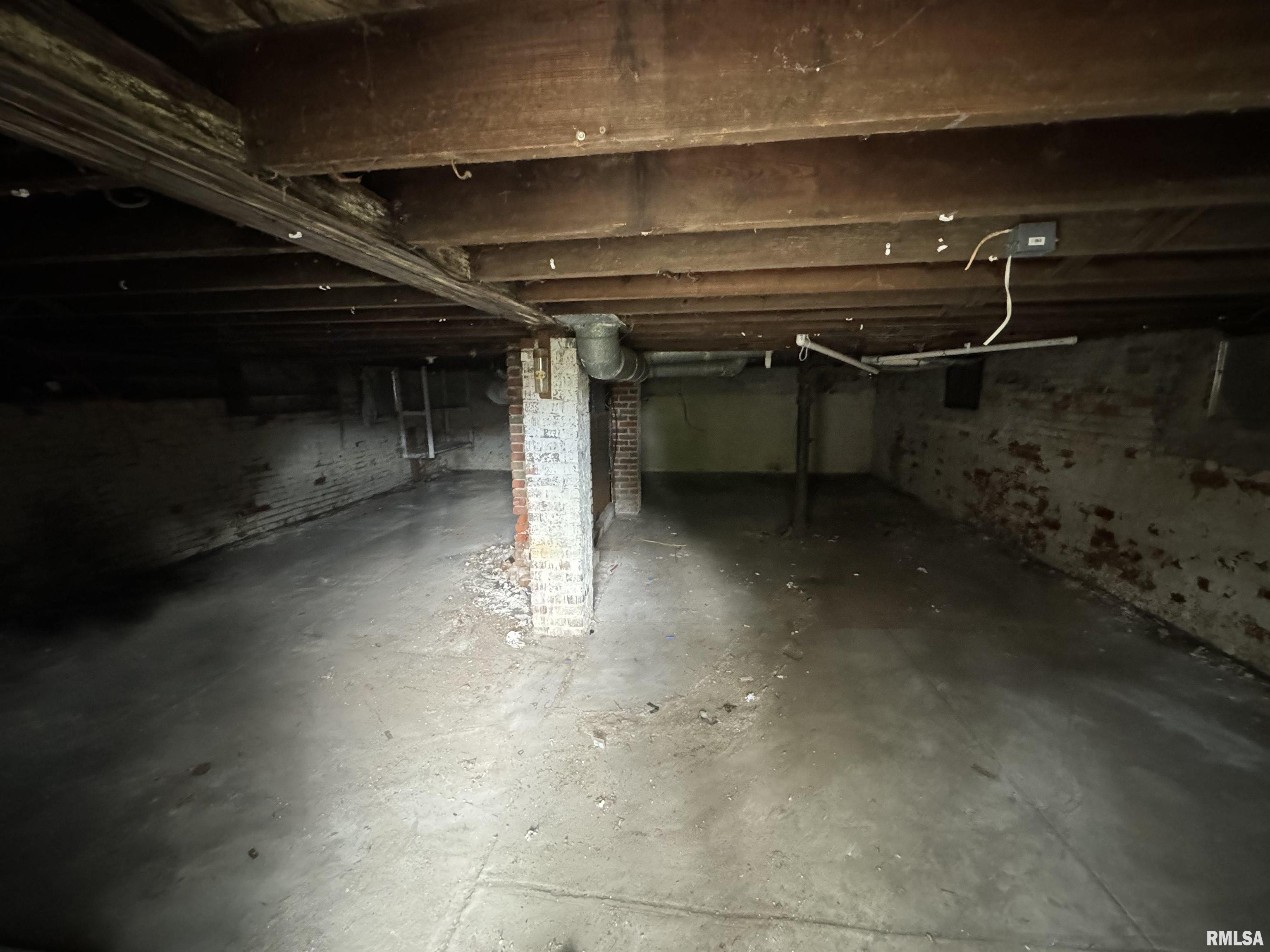 2058 East Jackson Street Springfield, IL 62703 - Photo 7 of 8