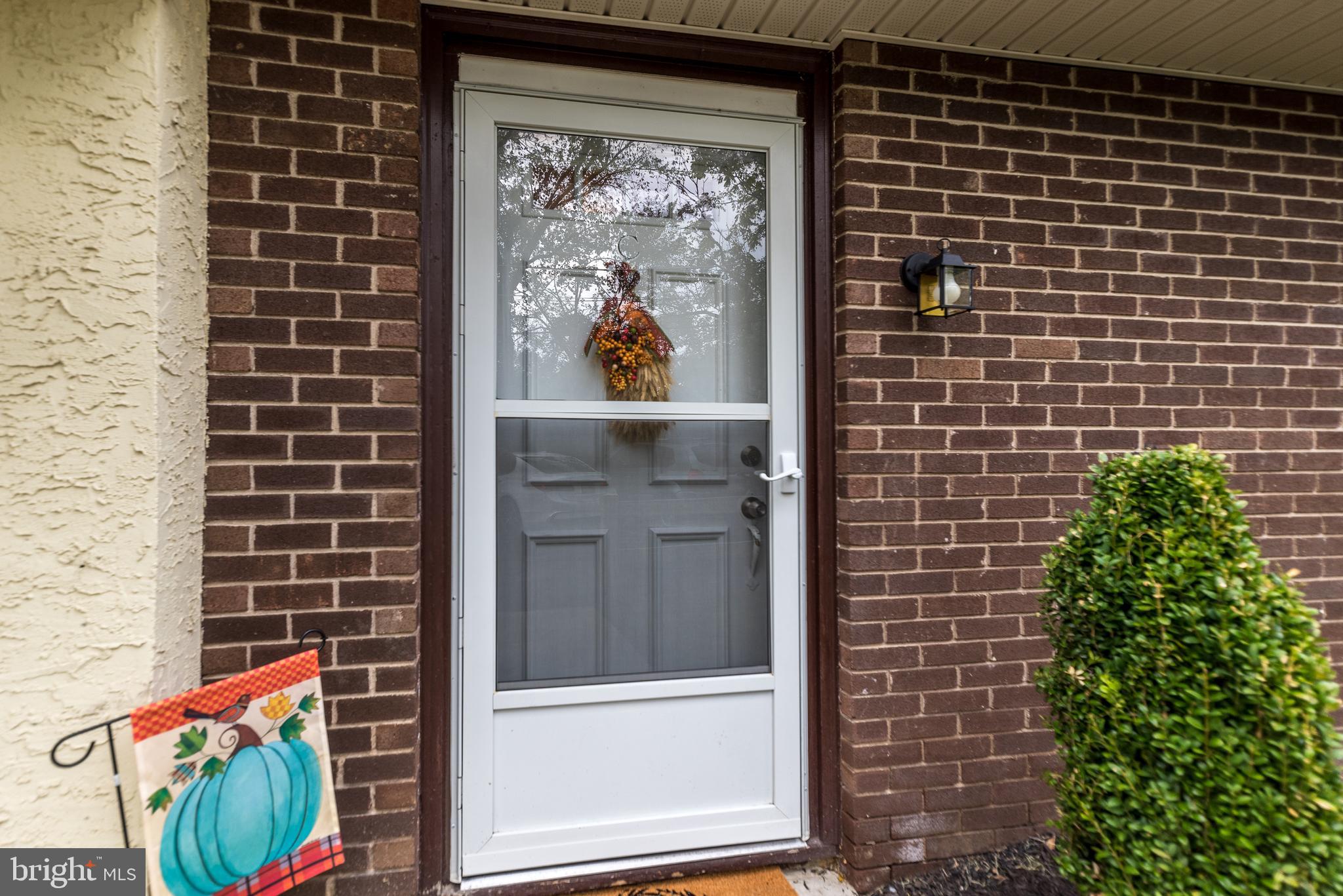 404 Dresher Road, Unit C Horsham, PA 19044 - Photo 2 of 25 Welcoming front entrance.
