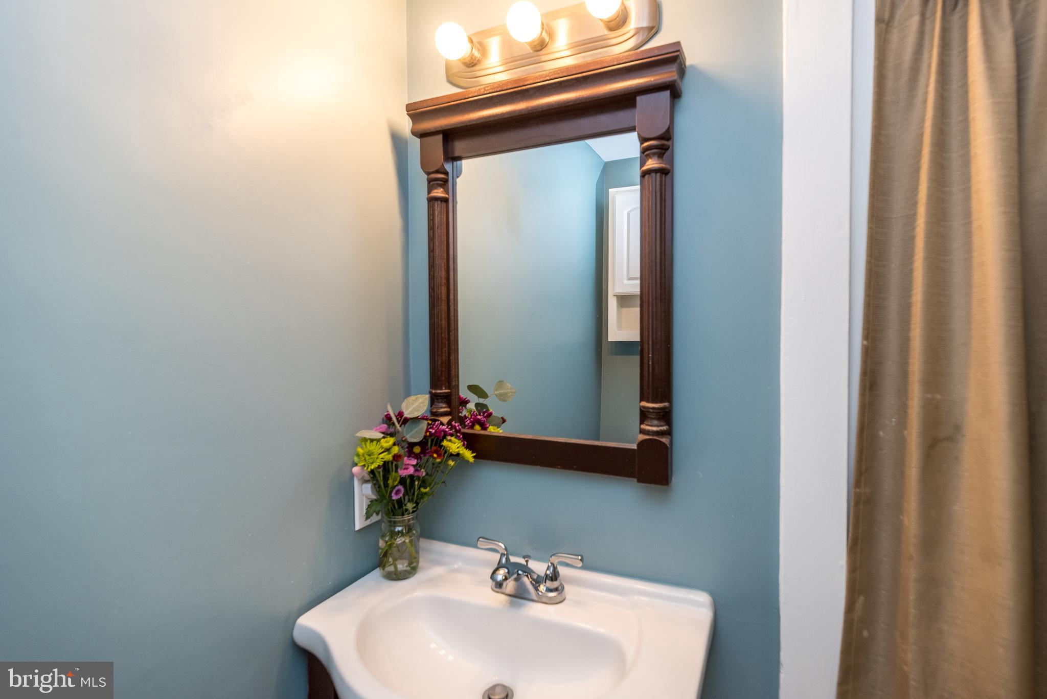404 Dresher Road, Unit C Horsham, PA 19044 - Photo 11 of 25 Second floor full bath.