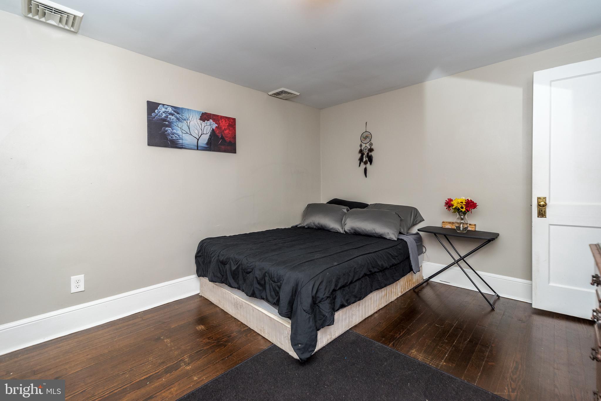 404 Dresher Road, Unit C Horsham, PA 19044 - Photo 13 of 25 Spacious primary bedroom.