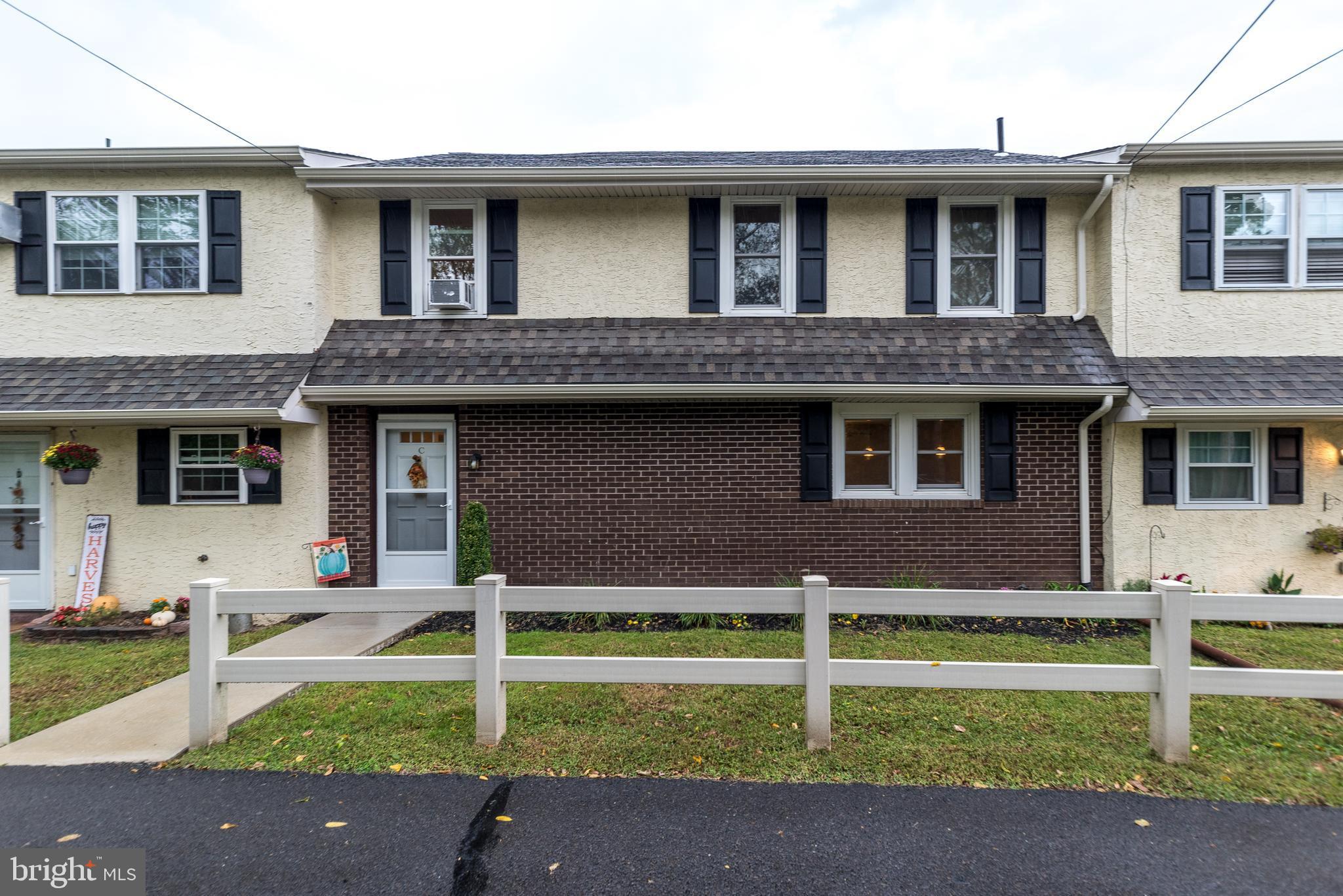 404 Dresher Road, Unit C Horsham, PA 19044 - Photo 21 of 25 Front entrance with nicely landscaped front yard.