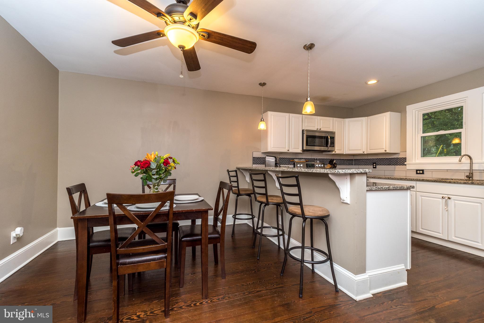 404 Dresher Road, Unit C Horsham, PA 19044 - Photo 5 of 25 Dining area with ceiling fan.