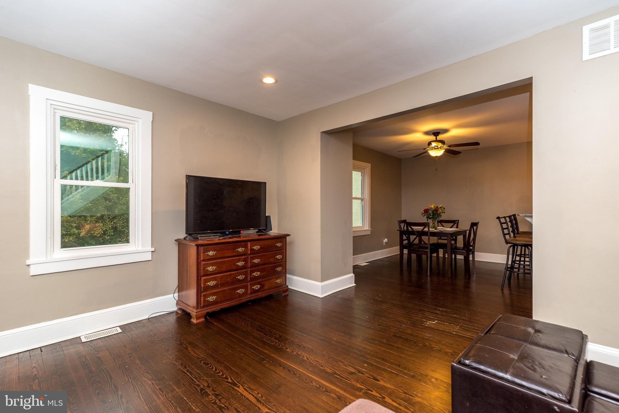 404 Dresher Road, Unit C Horsham, PA 19044 - Photo 7 of 25 Living area with recessed lighting.