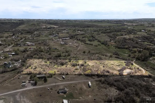 $425,000 | 4371 North 1200 East, Buhl, ID 83316