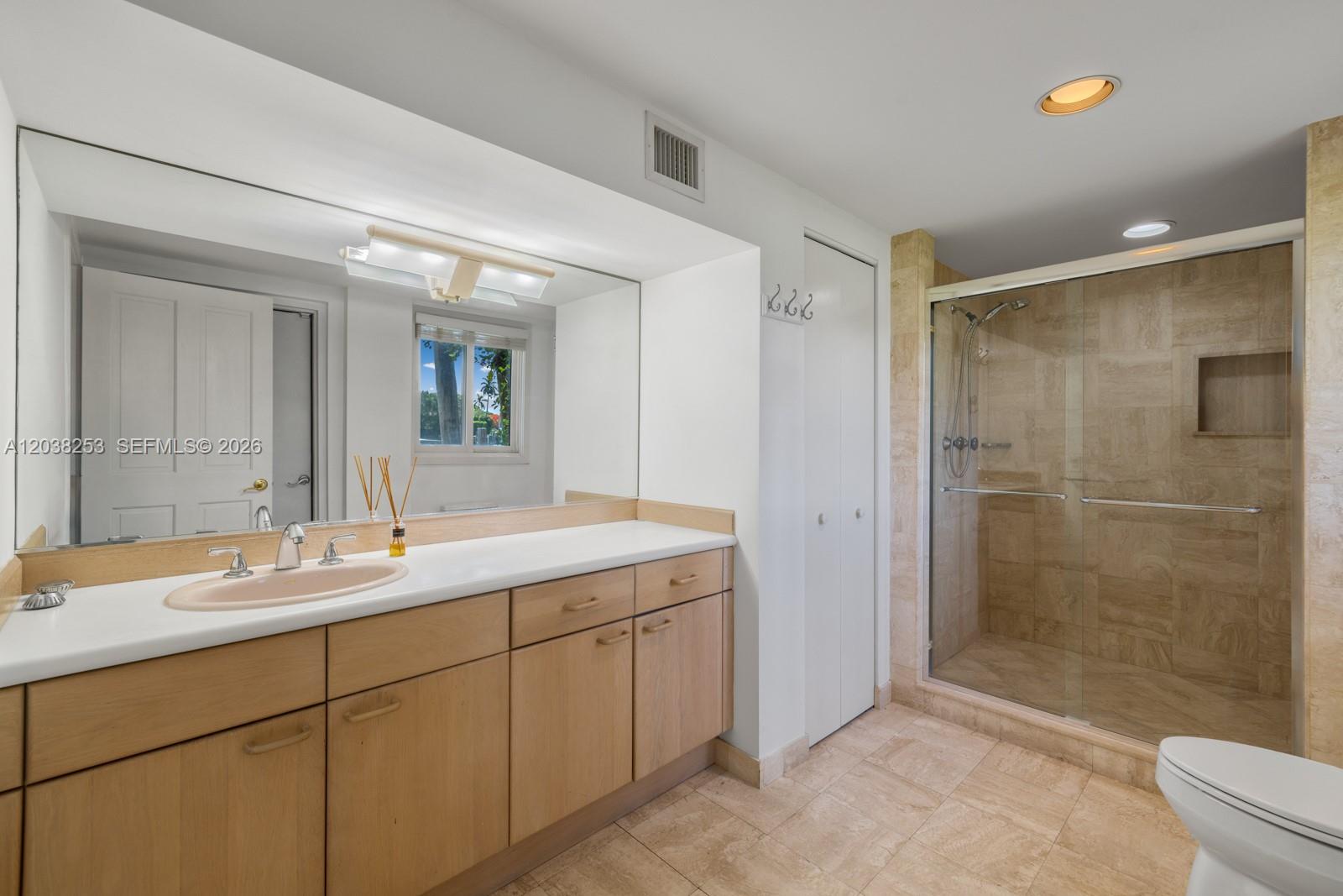 6500 North Bay Road Miami Beach, FL 33140 - Photo 35 of 41