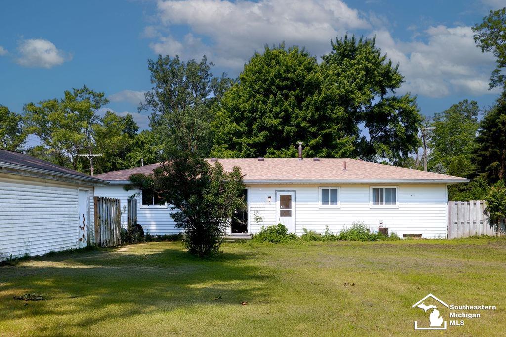 6200 Jackman Road Temperance, MI 48182 - Photo 9 of 40 50178100-6c850aa4-60d4-4693-87c3-64d6808b0d18.JPG