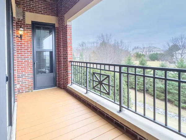 $448,000 | 19185 Thomson Drive, Unit 204, Brookfield, WI 53045