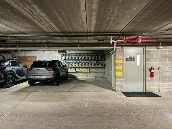 $448,000 | 19185 Thomson Drive, Unit 204, Brookfield, WI 53045