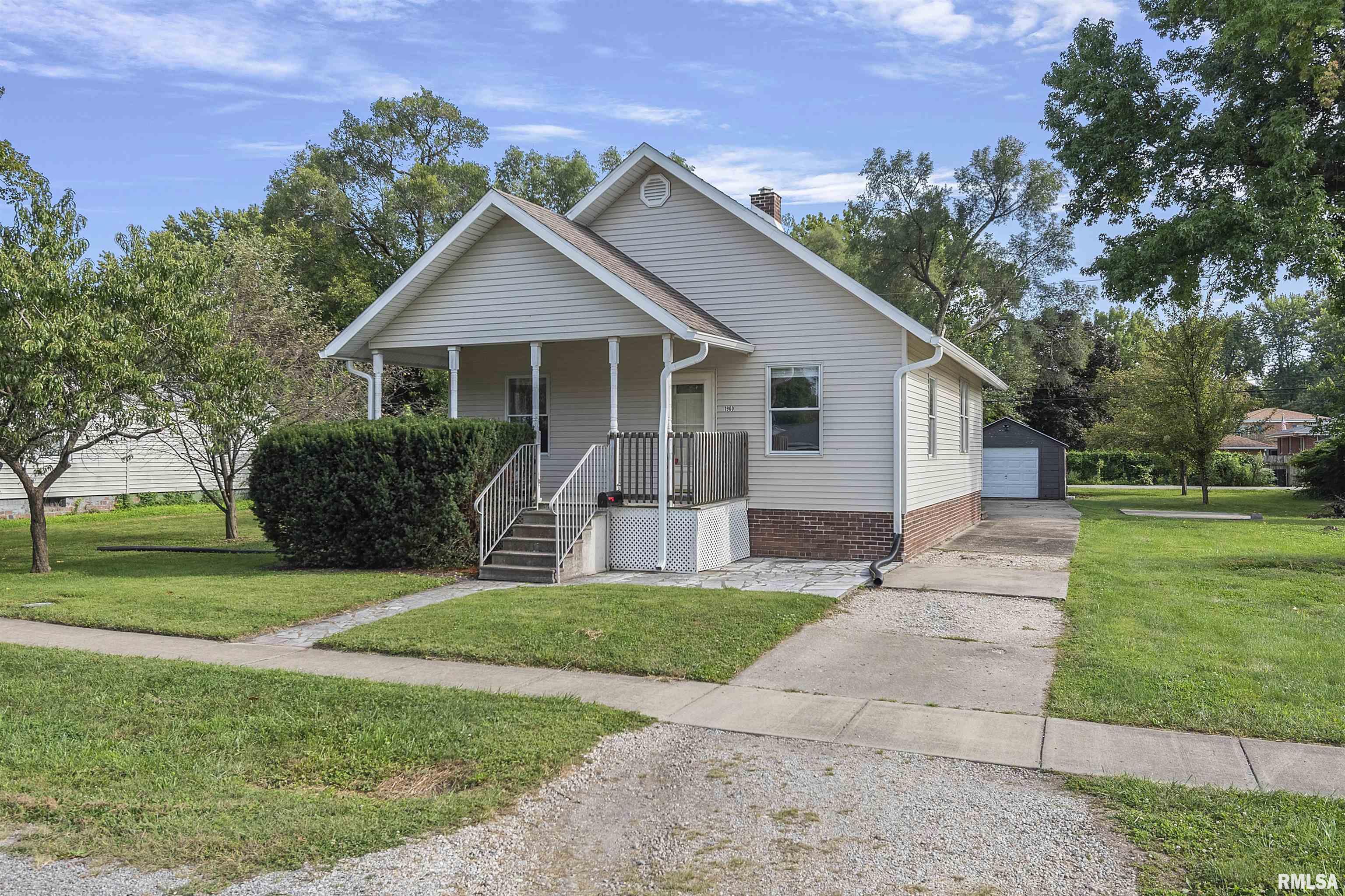 1900 East Watch Avenue Springfield, IL 62702 - Photo 2 of 28