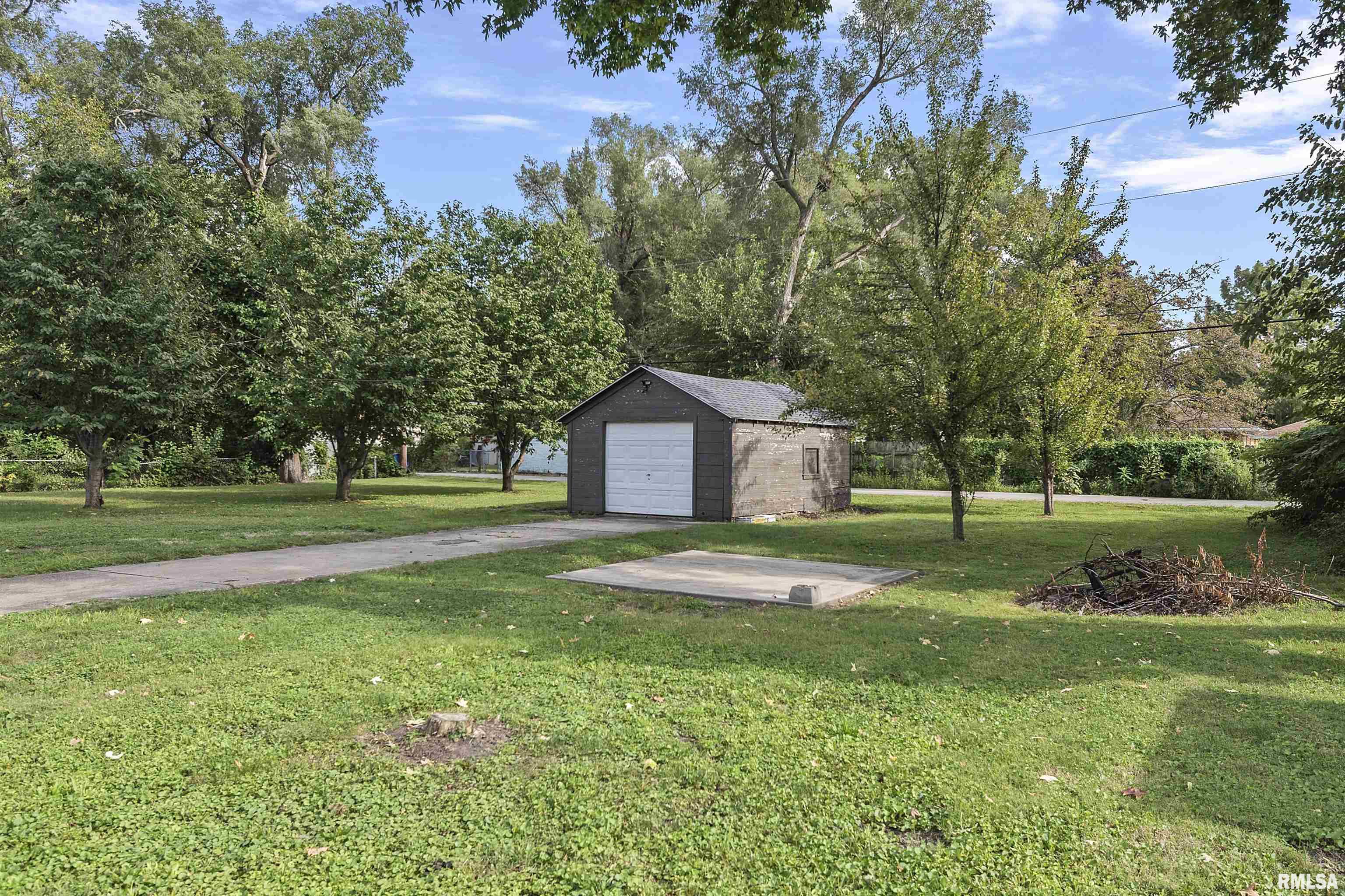 1900 East Watch Avenue Springfield, IL 62702 - Photo 23 of 28