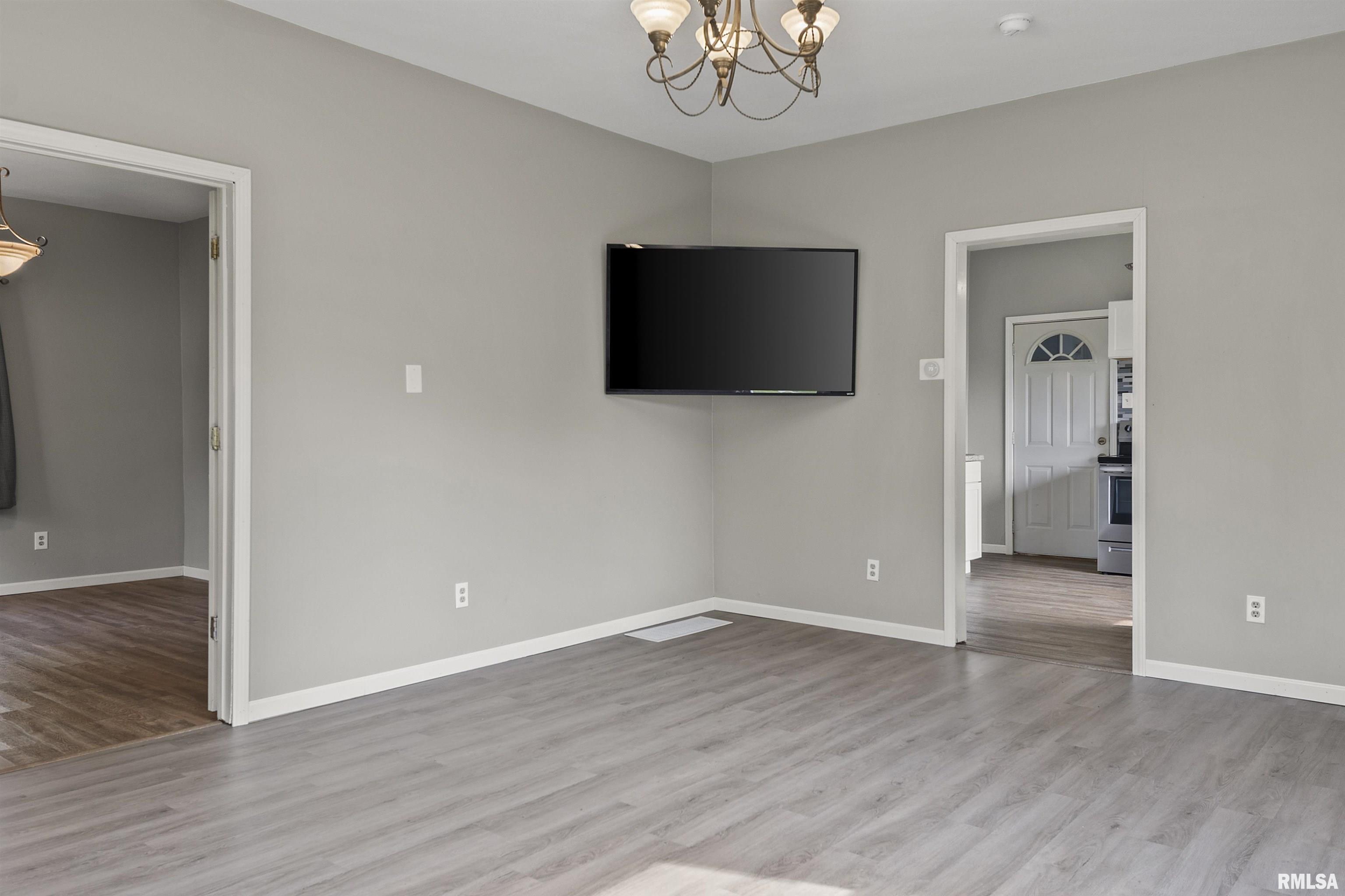 1900 East Watch Avenue Springfield, IL 62702 - Photo 5 of 28