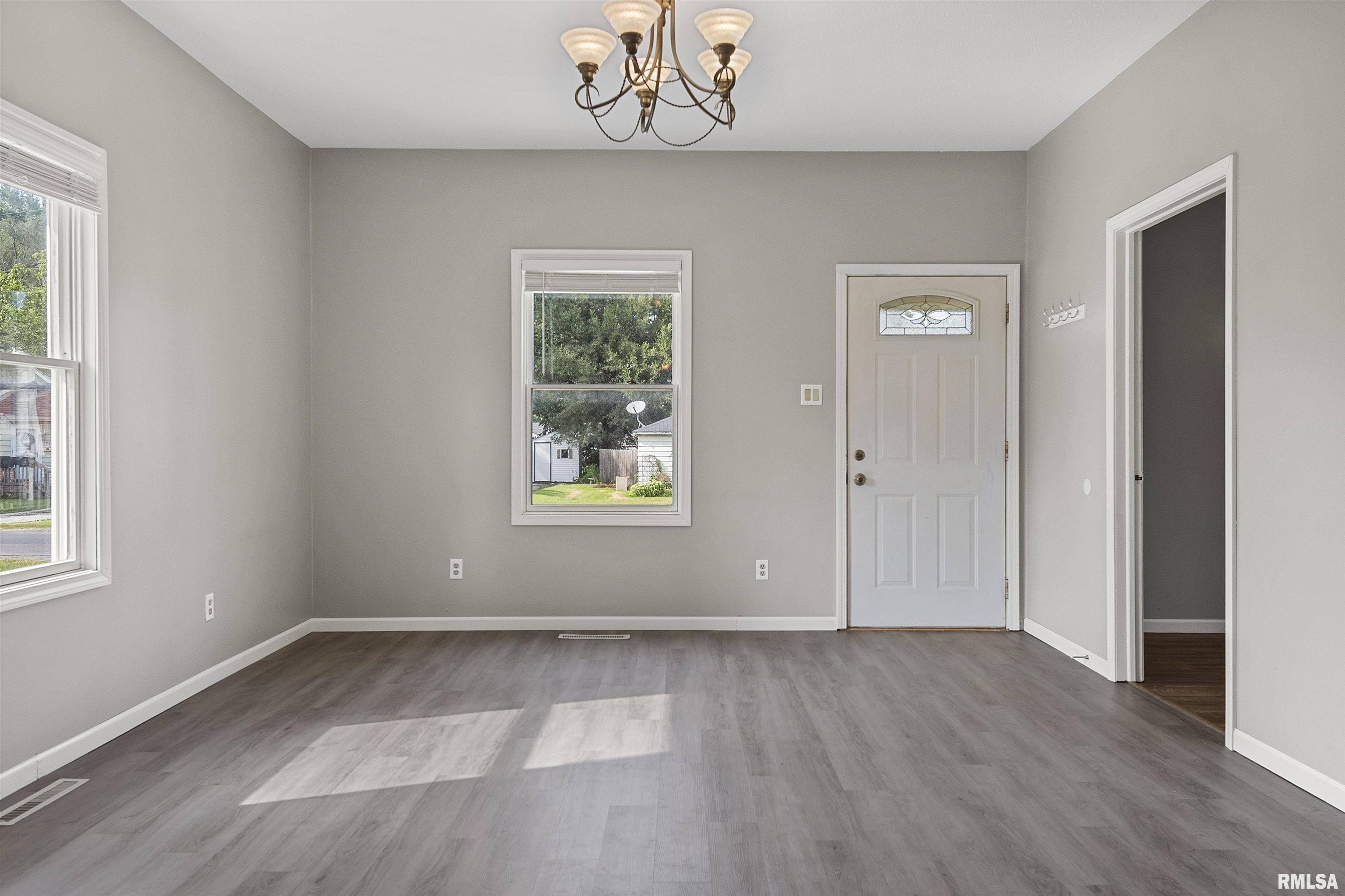 1900 East Watch Avenue Springfield, IL 62702 - Photo 7 of 28