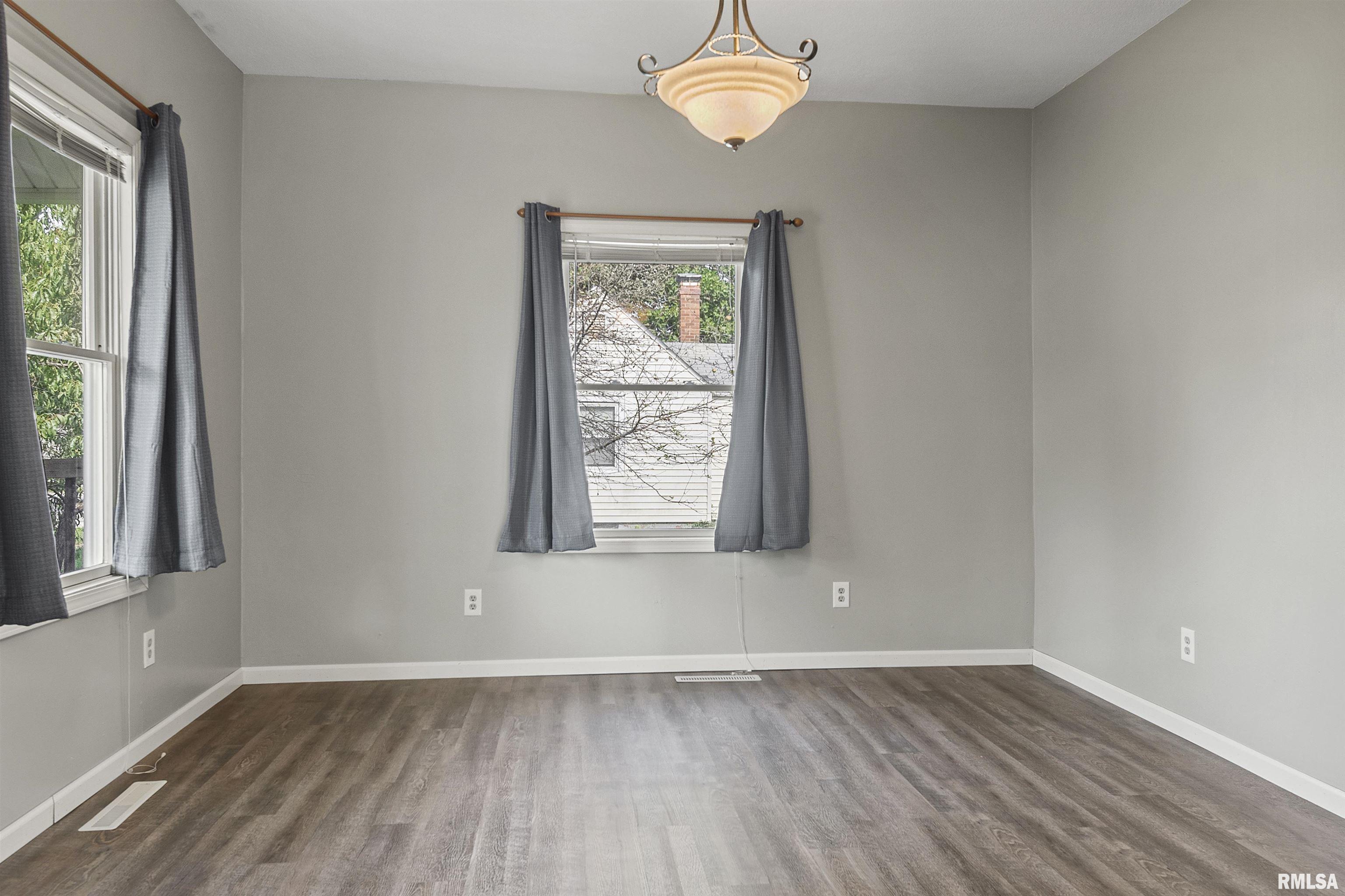 1900 East Watch Avenue Springfield, IL 62702 - Photo 8 of 28