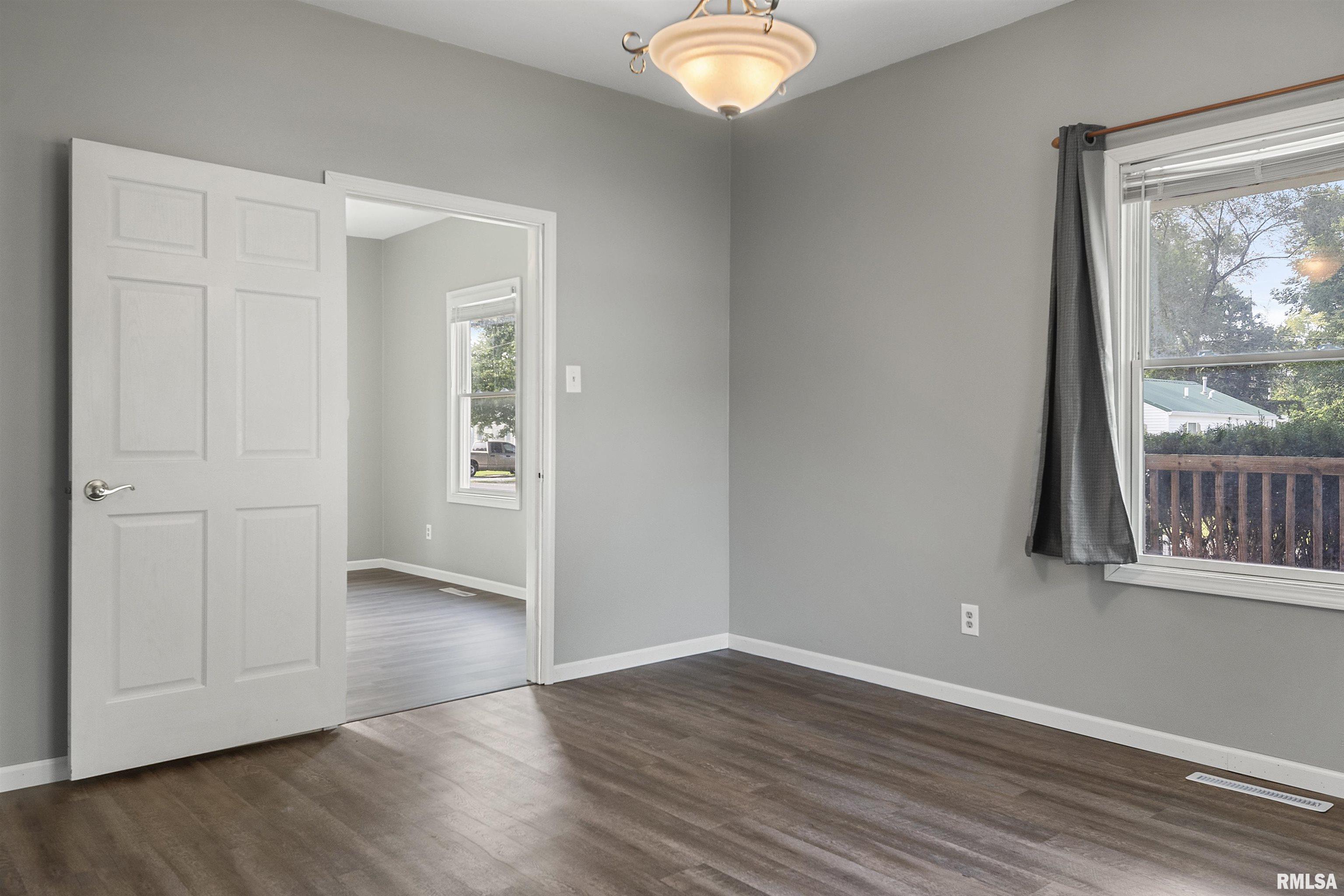1900 East Watch Avenue Springfield, IL 62702 - Photo 9 of 28