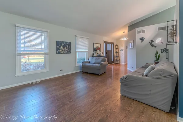 $565,000 | 10215 Ridge Lane, Huntley, IL 60142