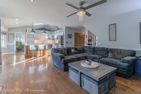 $565,000 | 10215 Ridge Lane, Huntley, IL 60142